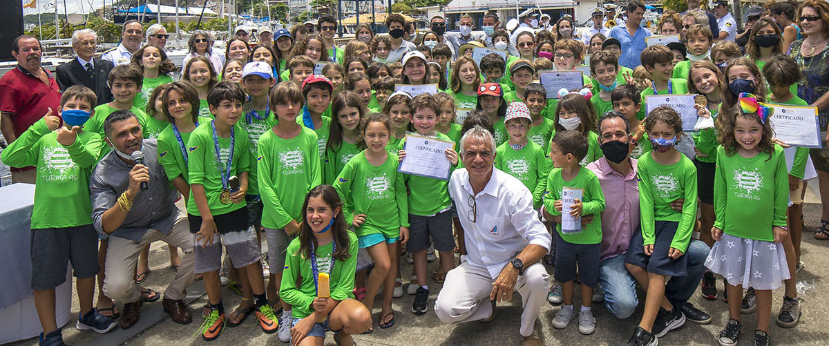 Formatura da Turma 96 celebra crescente adesão aos cursos da EDN
